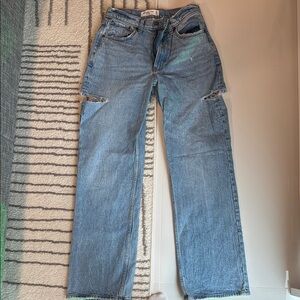 Women’s Abercrombie & Fitch blue trendy ripped jeans
